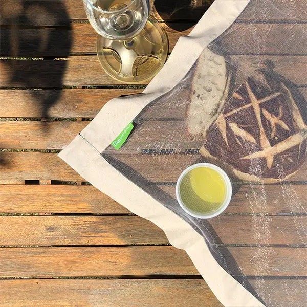 Mill & Hide - Glass On The Grass - Shoofly Platter Size Food Cover