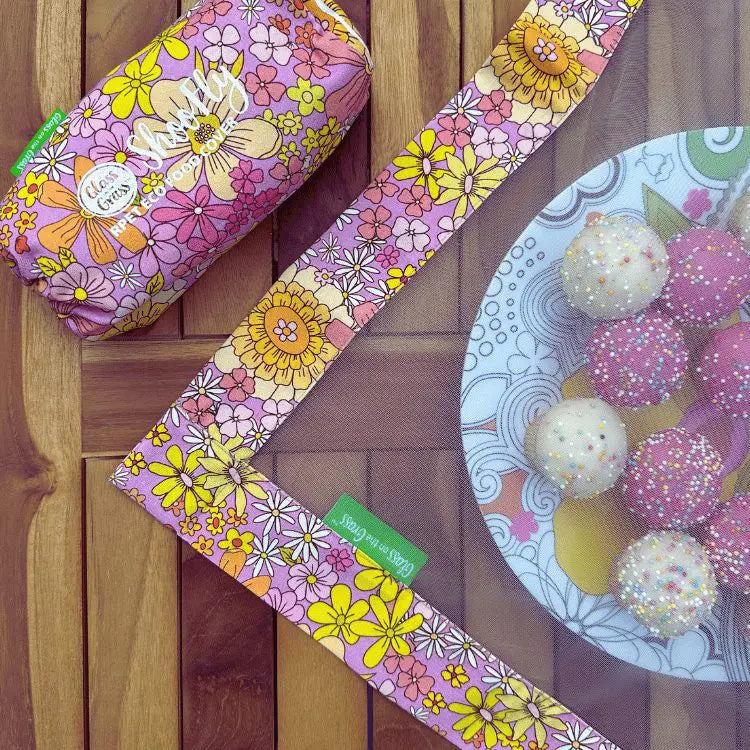 Mill & Hide - Glass On The Grass - Shoofly Platter Size Food Cover