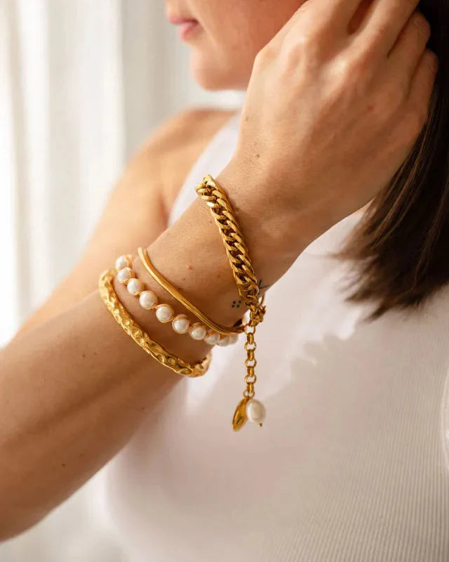 Ophelia Chain Gold Bracelet with Shell & Freshwater Pearl Charms