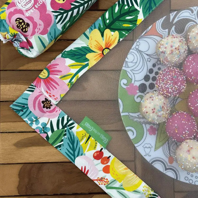 Mill &amp; Hide - Glass On The Grass - Shoofly Platter Size Food Cover